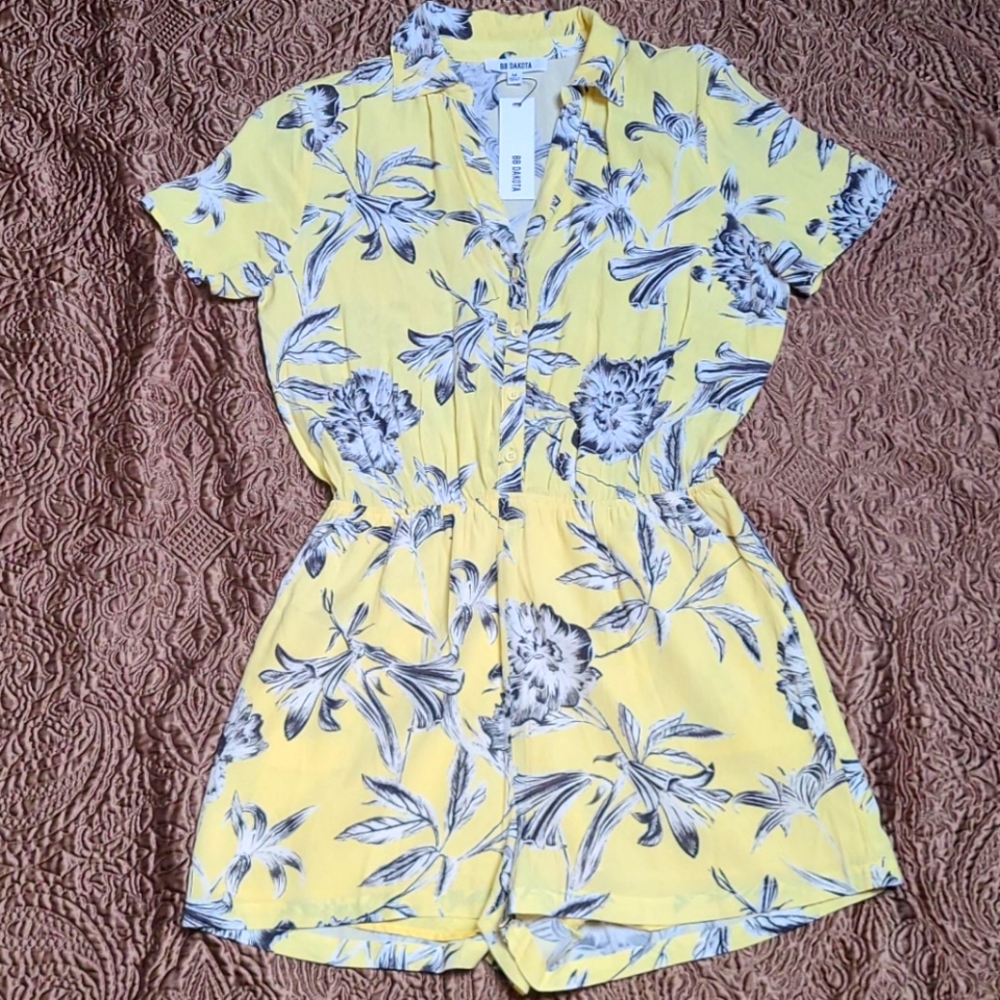 Yellow and Black Hawaiian Romper with Pockets